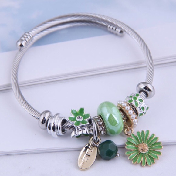 Daisy Charm Bracelet Stainless Steel - Picture 7 of 8